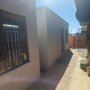 Unit 12 Bachelor Apartment self catering complete